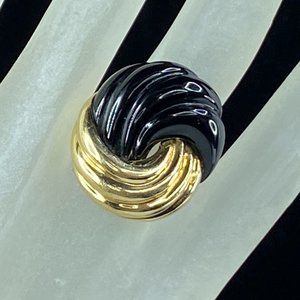 Fluted 14k Yellow Gold And Black Onyx Knot Earrin… - image 1